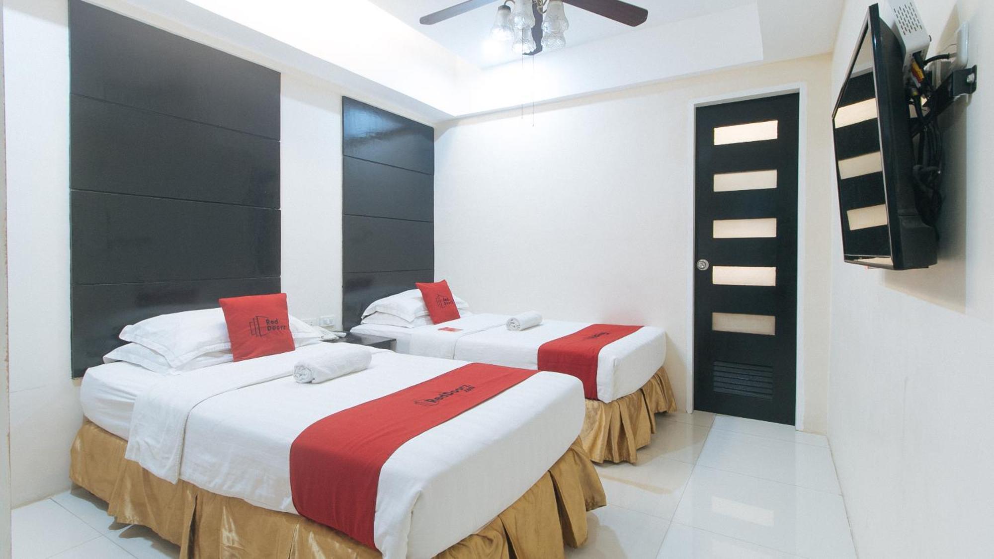 Reddoorz At Grand Apartelle Hernan Cortes Cebu Kültér fotó